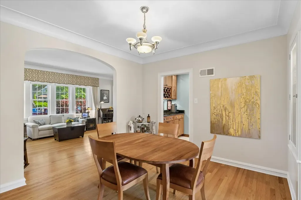 3242 North New England Avenue Chicago IL 60634