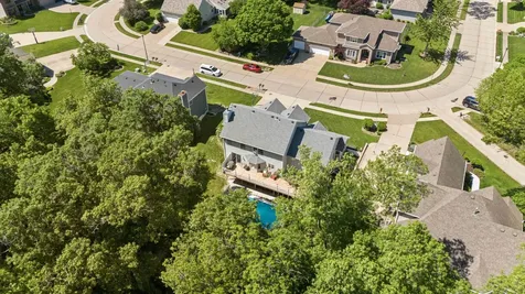 556 36TH Avenue East Moline IL 61244