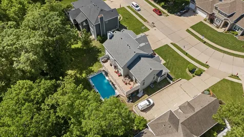 556 36TH Avenue East Moline IL 61244