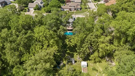 556 36TH Avenue East Moline IL 61244