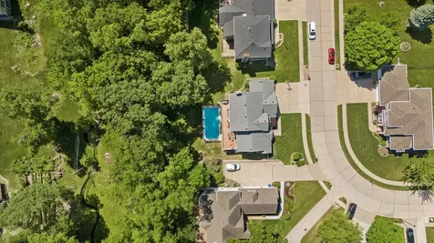 556 36TH Avenue East Moline IL 61244