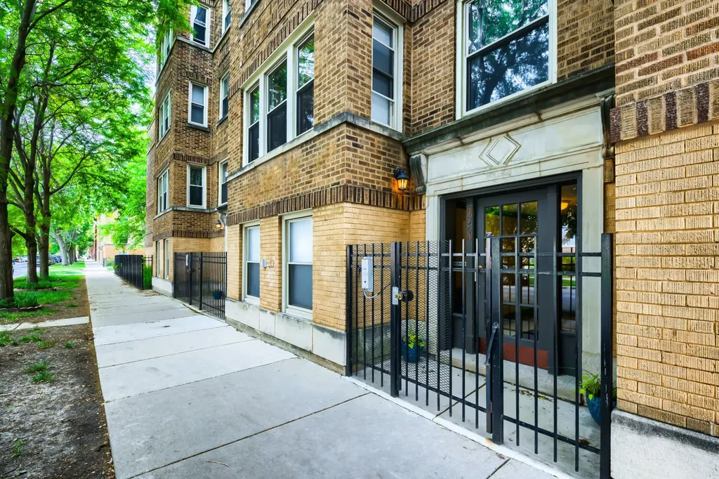 4344 North Spaulding Avenue Chicago IL 60618