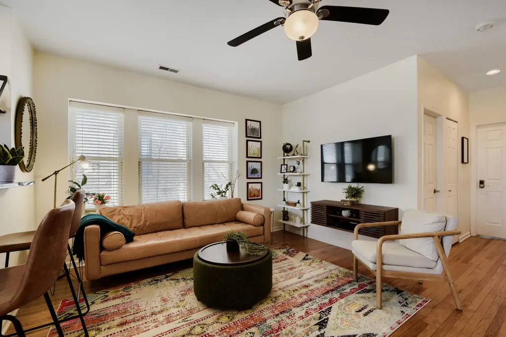 4344 North Spaulding Avenue Chicago IL 60618