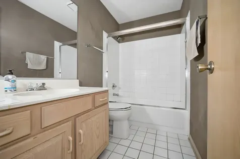 1193 Morning Glory Lane Bartlett IL 60103