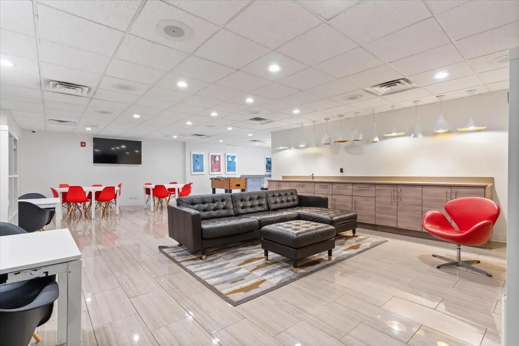 1221 North Dearborn Street Chicago IL 60610