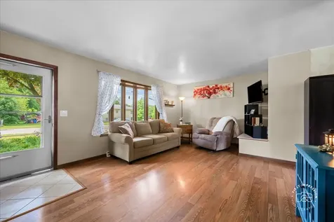 184 Locust Street South Elgin IL 60177