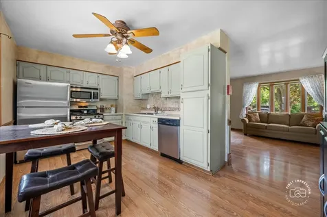 184 Locust Street South Elgin IL 60177