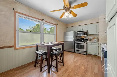 184 Locust Street South Elgin IL 60177