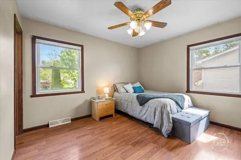 184 Locust Street South Elgin IL 60177