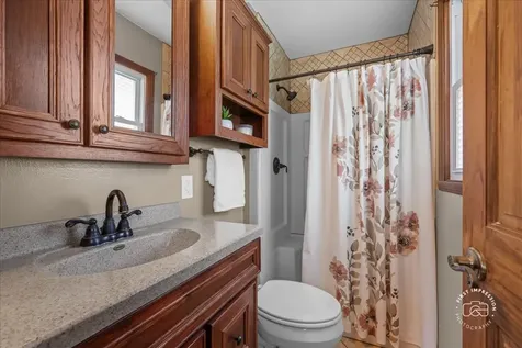 184 Locust Street South Elgin IL 60177
