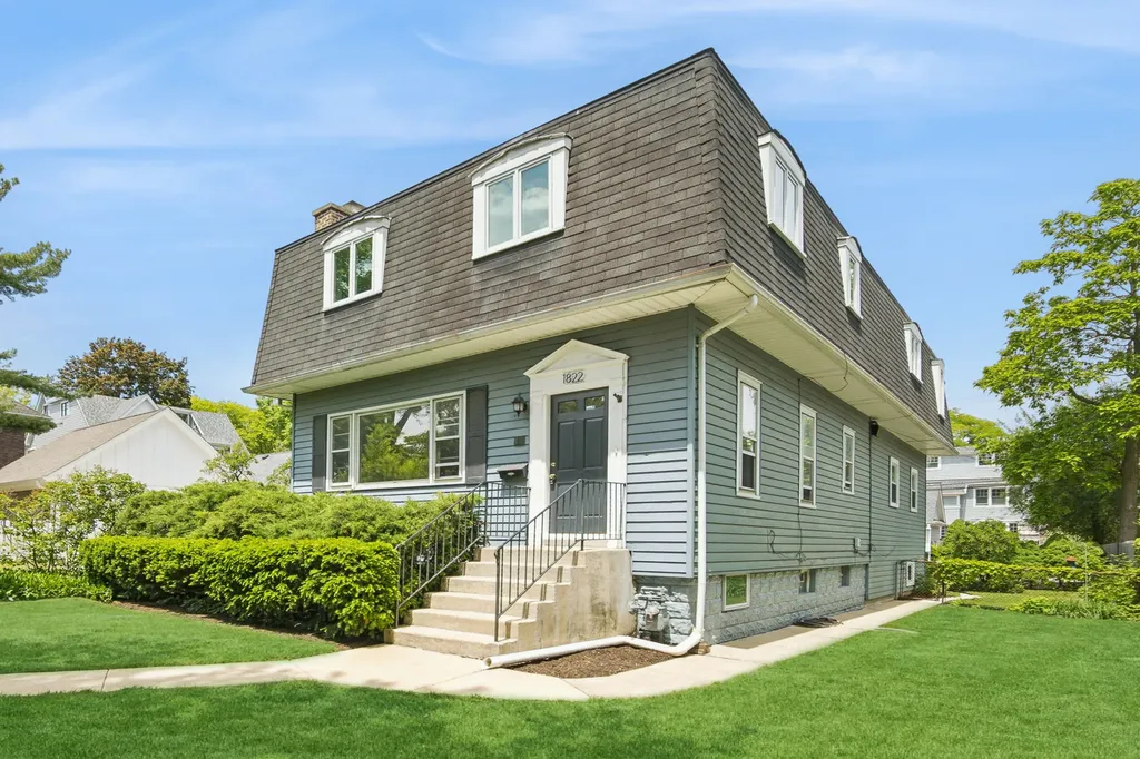 1822 Walnut Avenue Wilmette IL 60091