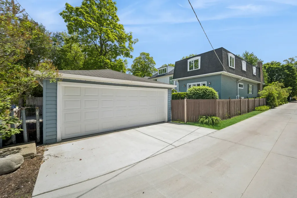 1822 Walnut Avenue Wilmette IL 60091