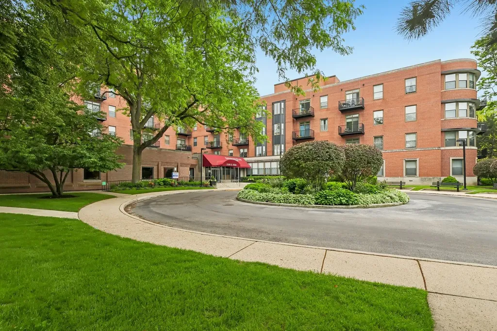 5200 South Ellis Avenue Chicago IL 60615