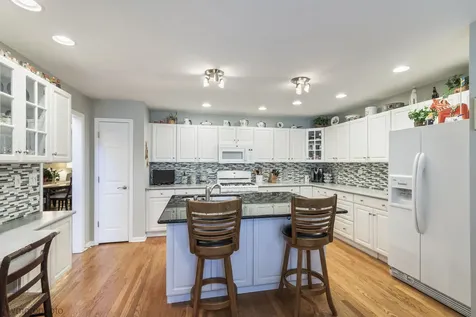 1916 West Ashbury Lane Inverness IL 60067