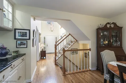 1916 West Ashbury Lane Inverness IL 60067