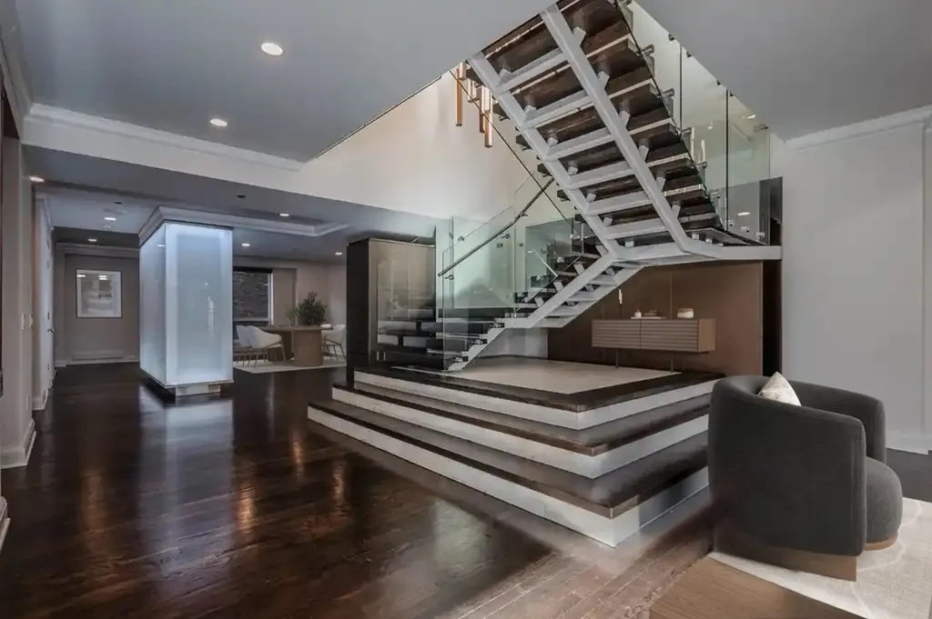 270 East Pearson Street Chicago IL 60611