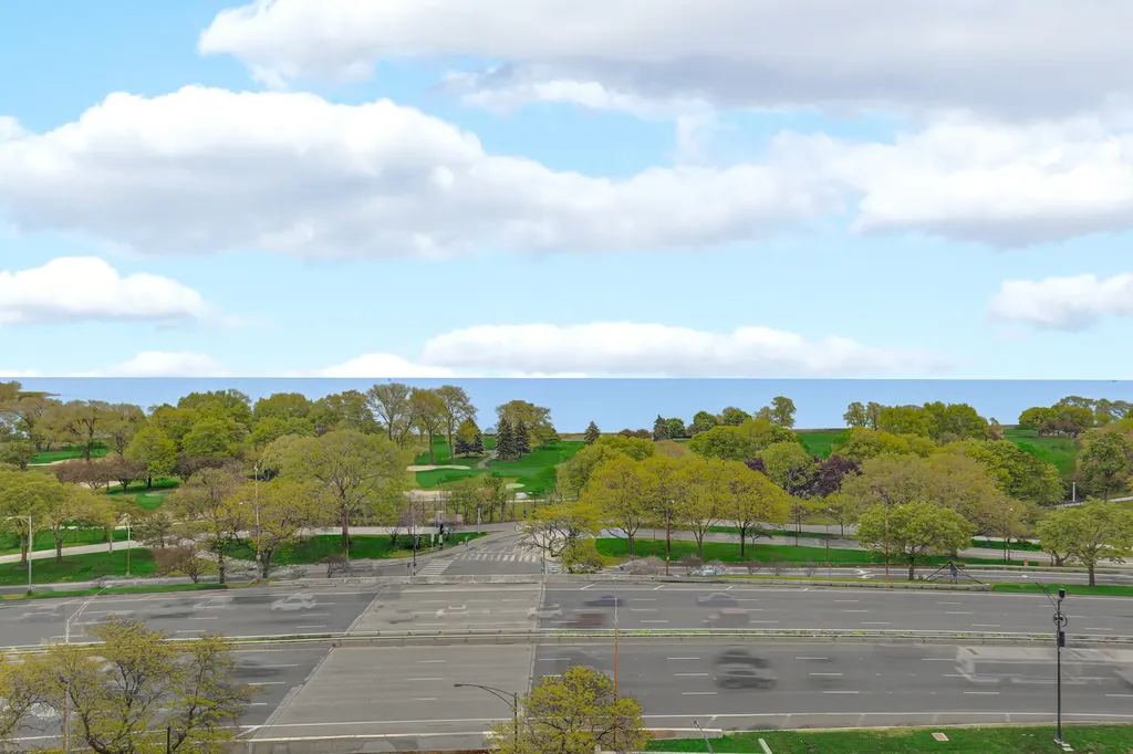 3950 North Lake Shore Drive Chicago IL 60613