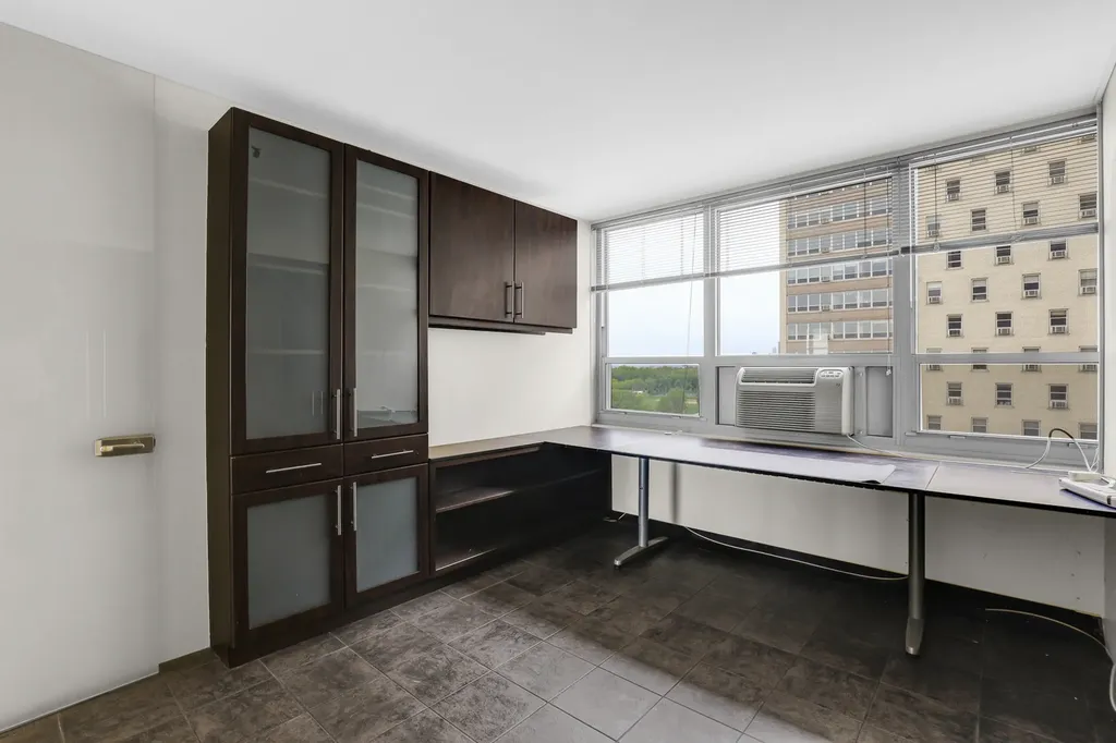3950 North Lake Shore Drive Chicago IL 60613