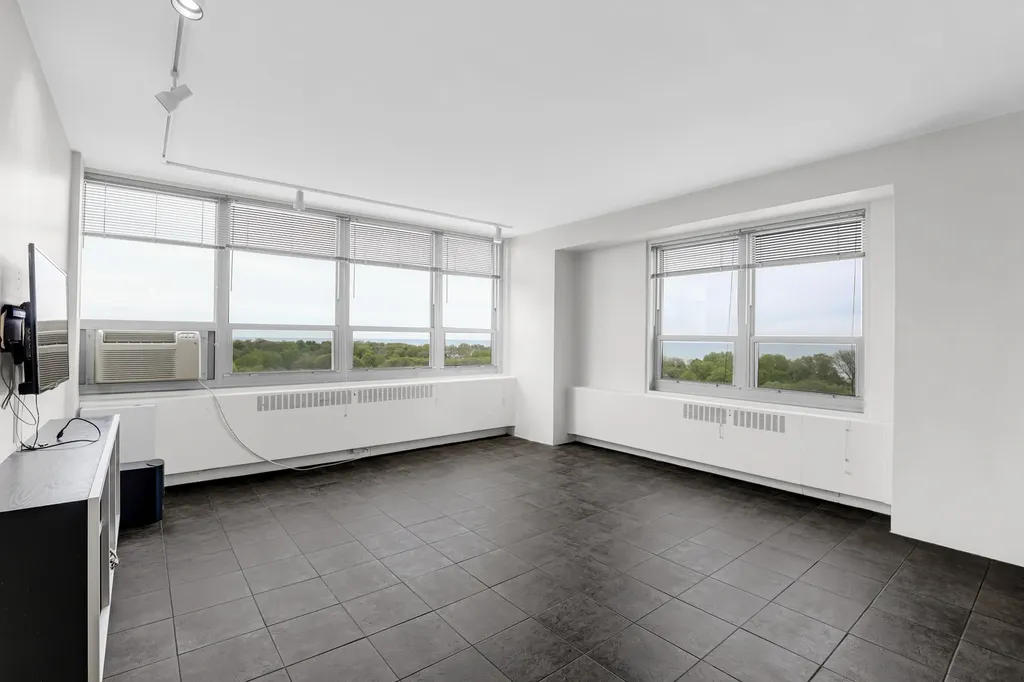 3950 North Lake Shore Drive Chicago IL 60613