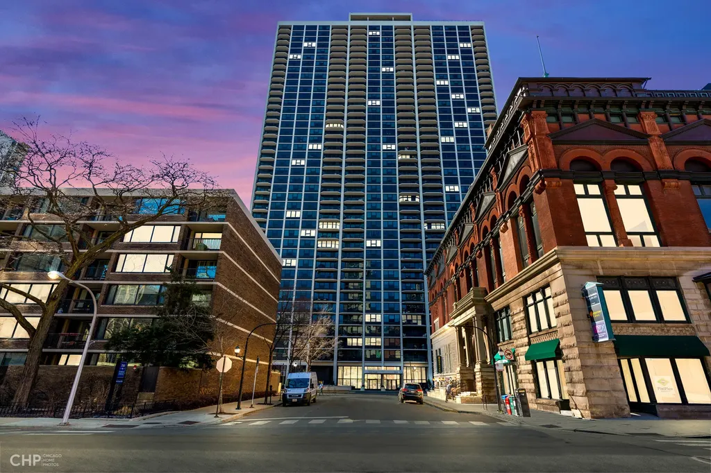 1560 North Sandburg Terrace Chicago IL 60610