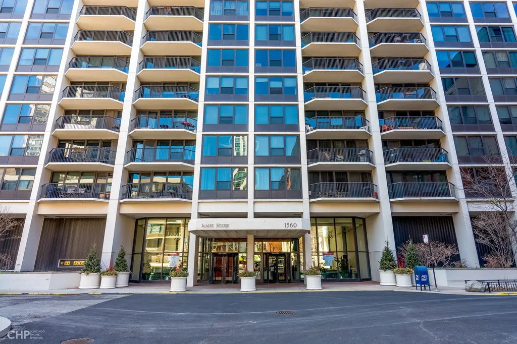 1560 North Sandburg Terrace Chicago IL 60610