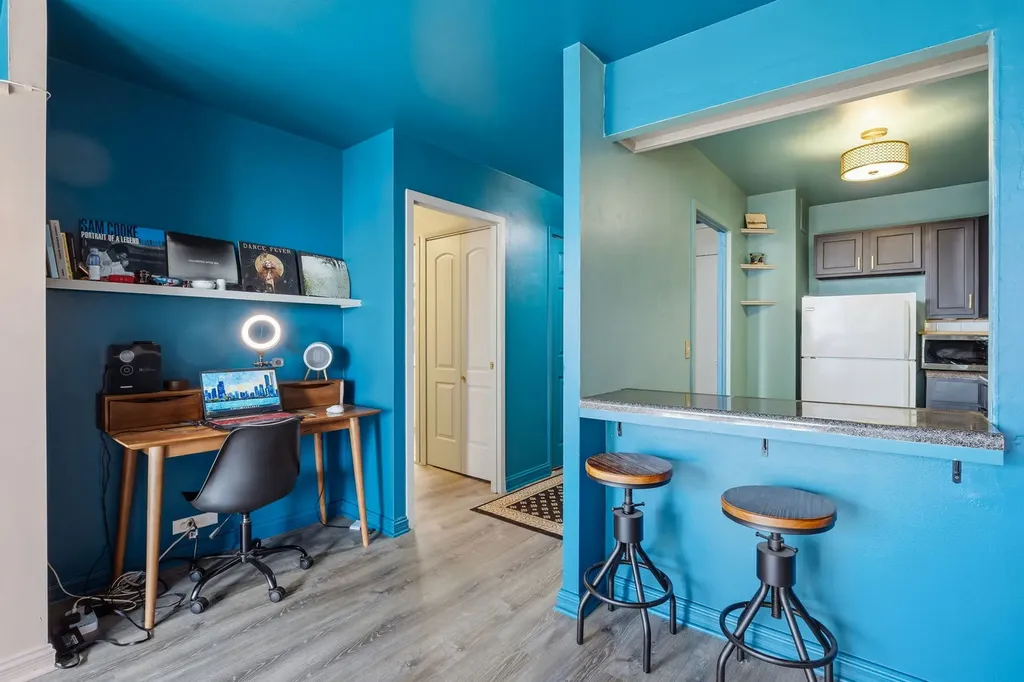 1560 North Sandburg Terrace Chicago IL 60610