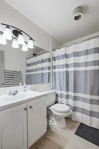 1560 North Sandburg Terrace Chicago IL 60610