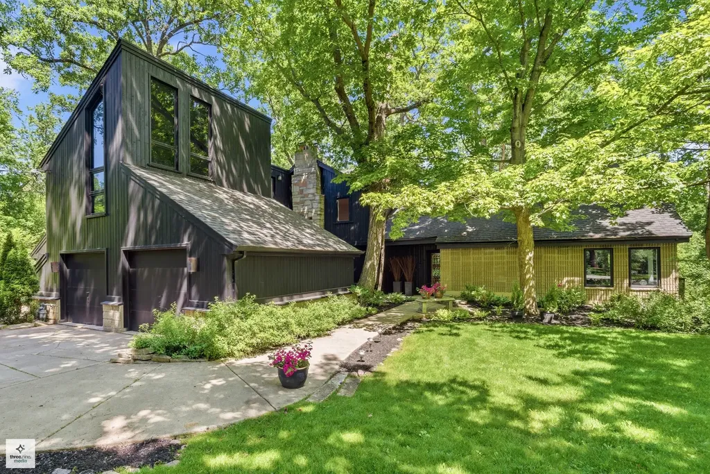 1341 Kenilwood Lane Riverwoods IL 60015