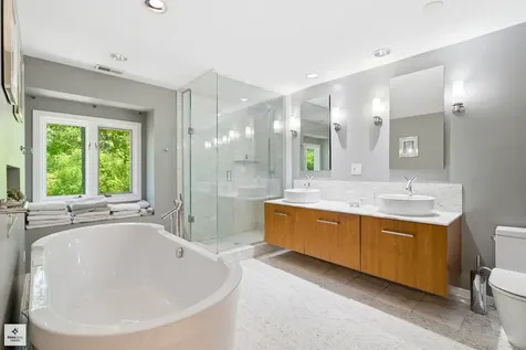 1341 Kenilwood Lane Riverwoods IL 60015