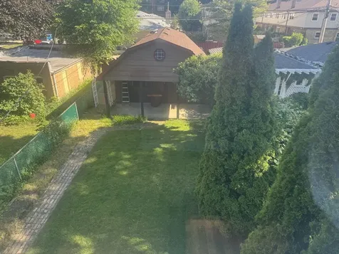 2005 West Greenleaf Avenue Chicago IL 60645