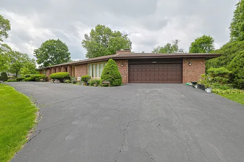 9 Camelot Drive Oak Brook IL 60523
