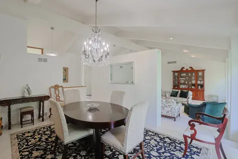 9 Camelot Drive Oak Brook IL 60523