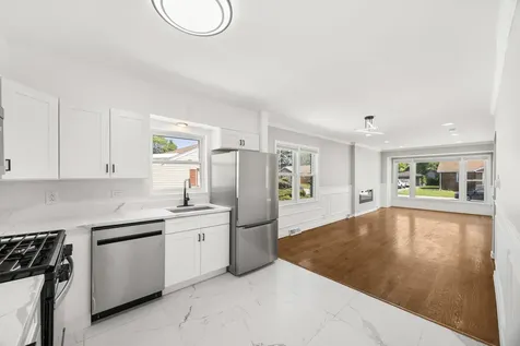 15524 Gouwens Lane South Holland IL 60473