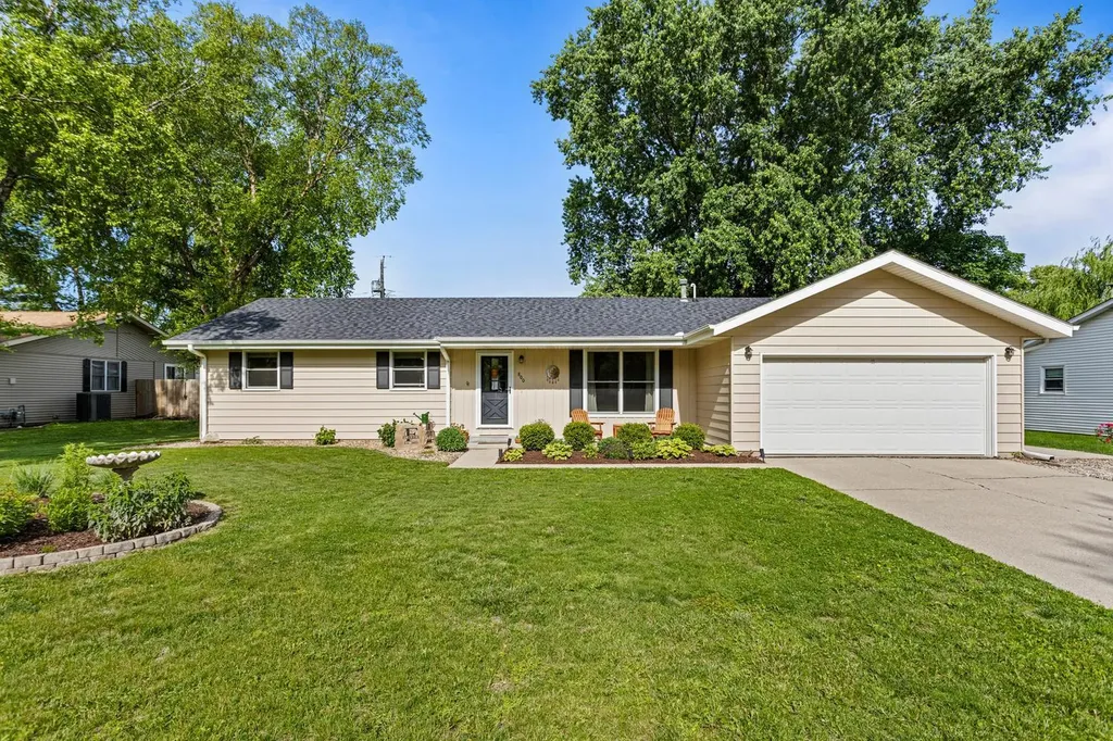 800 Van Buren Street Monticello IL 61856