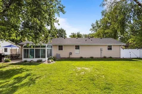 800 Van Buren Street Monticello IL 61856