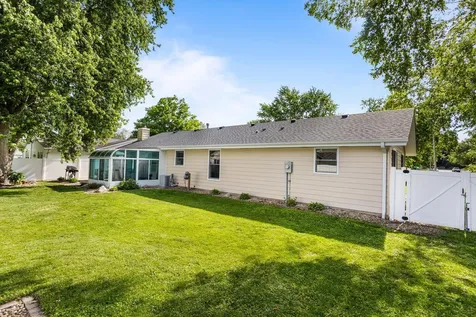 800 Van Buren Street Monticello IL 61856