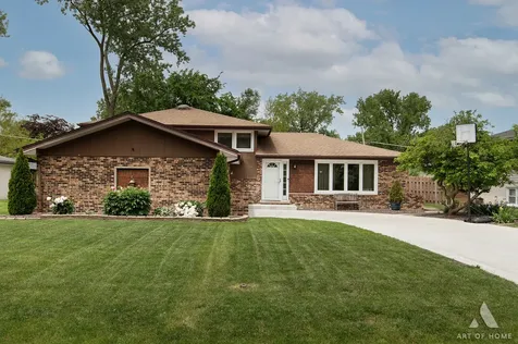 10136 Charles Avenue Palos Hills IL 60465