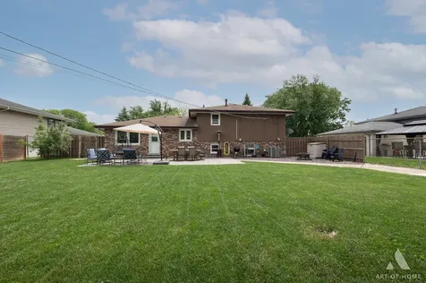 10136 Charles Avenue Palos Hills IL 60465