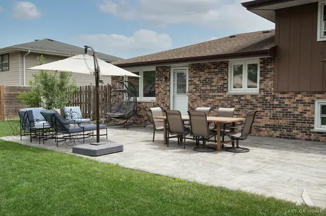 10136 Charles Avenue Palos Hills IL 60465