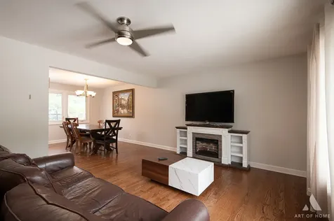 10136 Charles Avenue Palos Hills IL 60465