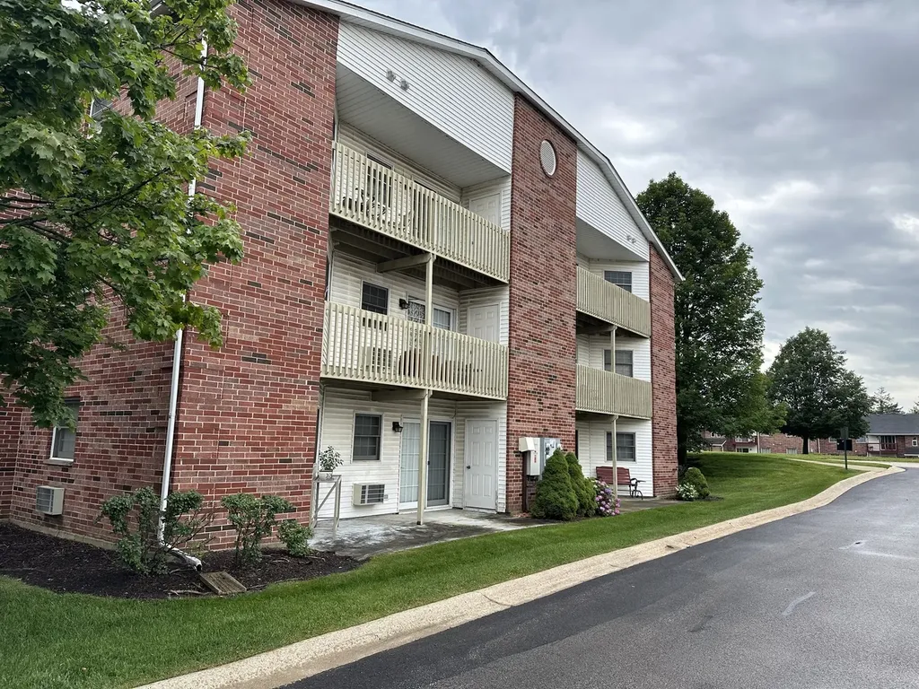551 Leah Lane Woodstock IL 60098