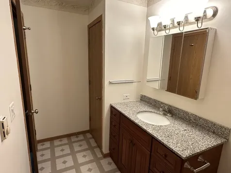551 Leah Lane Woodstock IL 60098