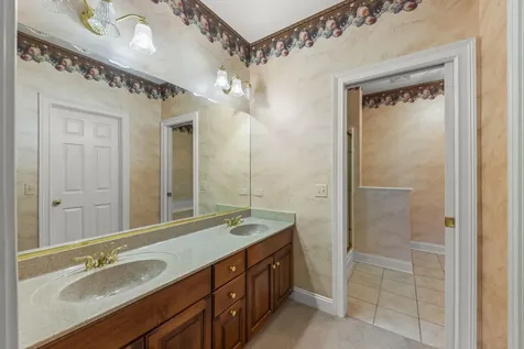 926 Ginger Lane Geneva IL 60134
