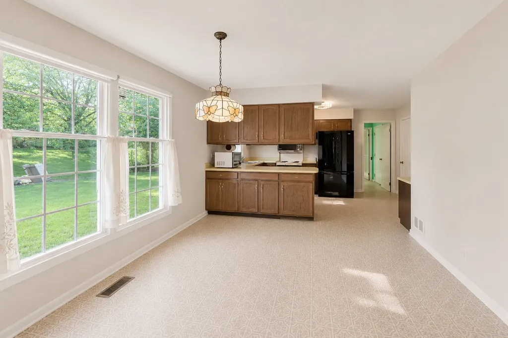 2801 Mill Creek Lane Rolling Meadows IL 60008