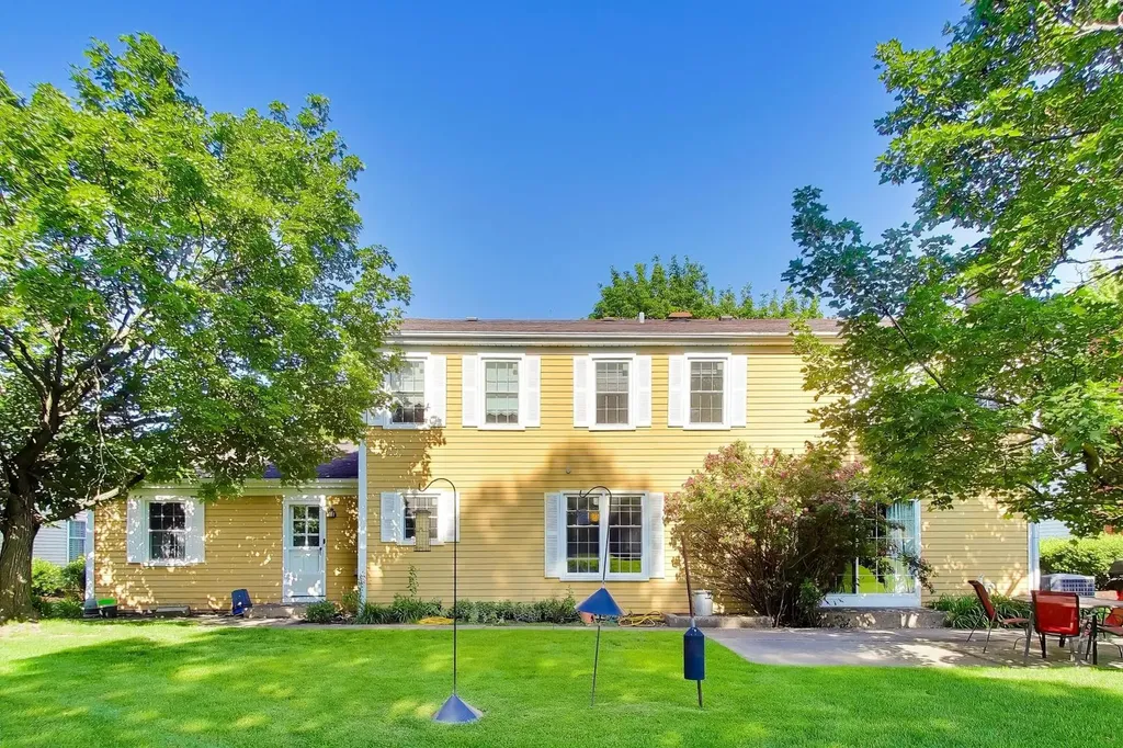 2801 Mill Creek Lane Rolling Meadows IL 60008