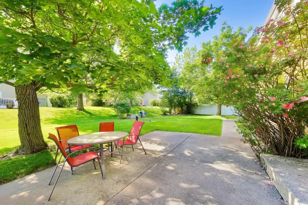 2801 Mill Creek Lane Rolling Meadows IL 60008