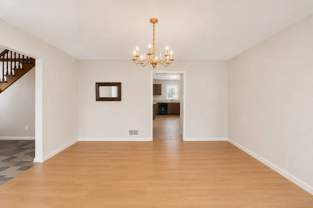 2801 Mill Creek Lane Rolling Meadows IL 60008