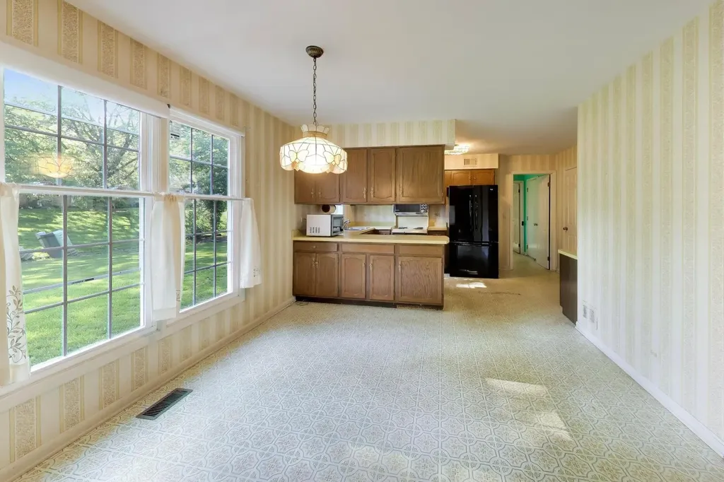 2801 Mill Creek Lane Rolling Meadows IL 60008