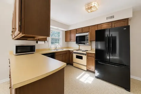2801 Mill Creek Lane Rolling Meadows IL 60008