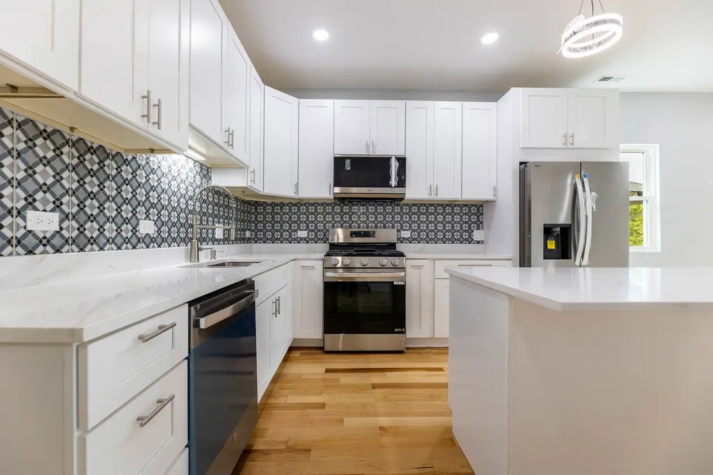 441 North Leclaire Avenue Chicago IL 60644